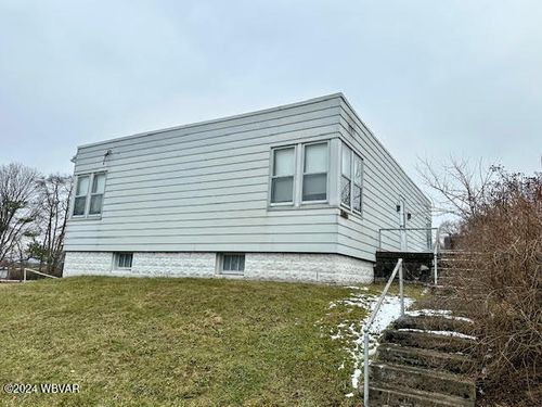 211 Montgomery Pike, S Williamsport, PA, 17702-7701 | Card Image