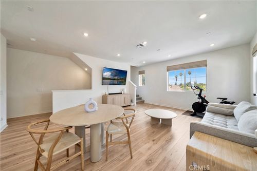 unit-a-11227 Oak St, El Monte, CA, 91731-3265 | Card Image
