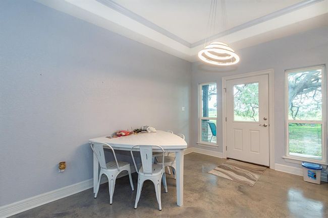 202 Horse Shoe Trl, House other with 3 bedrooms, 2 bathrooms and 2 parking in Angleton TX | Image 12