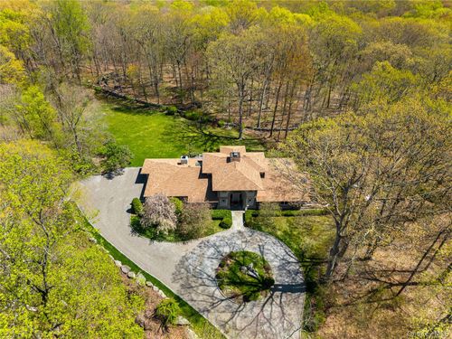 60 Old Aspetong Rd, Katonah, NY, 10536-3845 | Card Image
