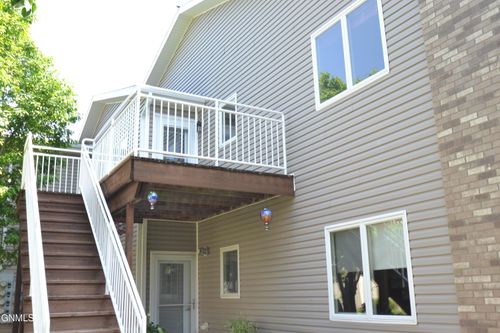 4521 Sundancer Loop Se, Mandan, ND, 58554-7995 | Card Image