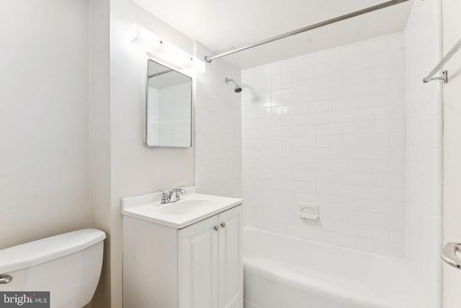 APT-113 - 604 S Washington Sq, Condo with 0 bedrooms, 1 bathrooms and null parking in PHILADELPHIA PA | Image 11