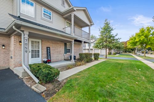 7059 S Stratton Ln, Gurnee, IL, 60031-5218 | Card Image