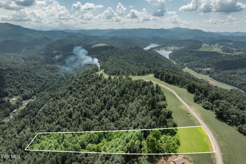 75 Summerfield Dr, Butler, TN, 37640 | Card Image
