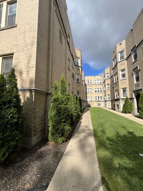 apt-2w-6322 N Albany Ave, CHICAGO, IL, 60659-1435 | Card Image