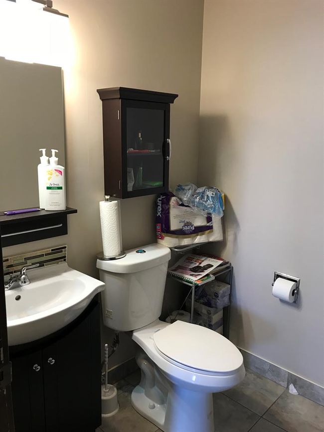 207 14 St Nw, Home with 0 bedrooms, 0 bathrooms and 10 parking in Calgary AB | Image 4