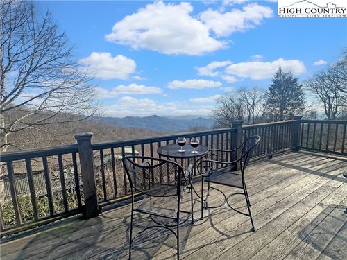 8007 Cloud Forest Ln, Blowing Rock, NC, 28605-9801 | Card Image