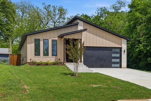 521 W Walker St, Denison, TX, 75020-2453 | Card Image