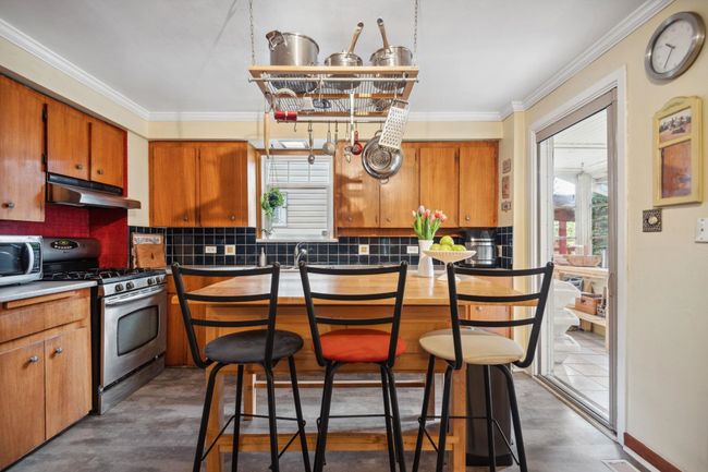 1216 Edinburgh St, House other with 5 bedrooms, 3 bathrooms and 2 parking in New Westminster BC | Image 15
