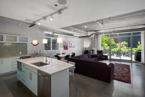 102-345 6th Ave N, Minneapolis, MN, 55401-1757 | Card Image