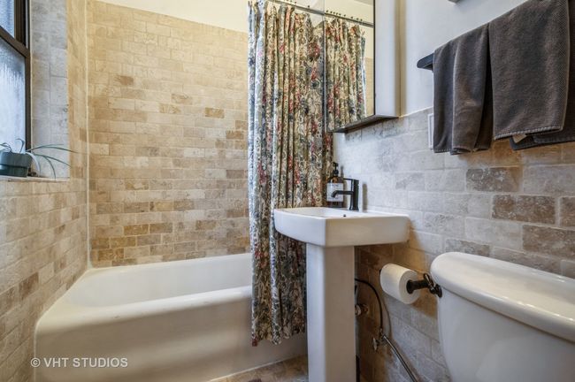 APT-3 - 2955 N Kedzie Ave, Home with 2 bedrooms, 1 bathrooms and null parking in CHICAGO IL | Image 11
