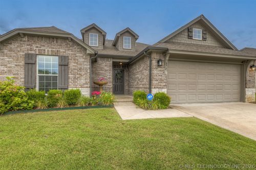 3872 E 144th St S, Bixby, OK, 74008-8067 | Card Image