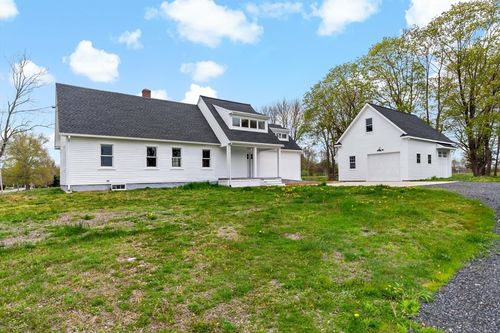 539 Maple Ave, Swansea, MA, 02777-3507 | Card Image
