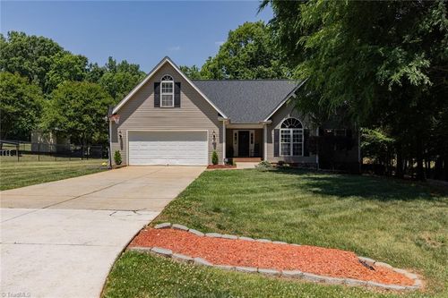 271 Pepperstone Dr, Mocksville, NC, 27028-5959 | Card Image