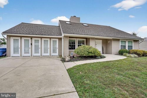 32 Carlton Ave, Evesham, NJ, 08053-1902 | Card Image