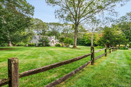 203 Sunset Rd, Oyster Bay, NY, 11771-3405 | Card Image