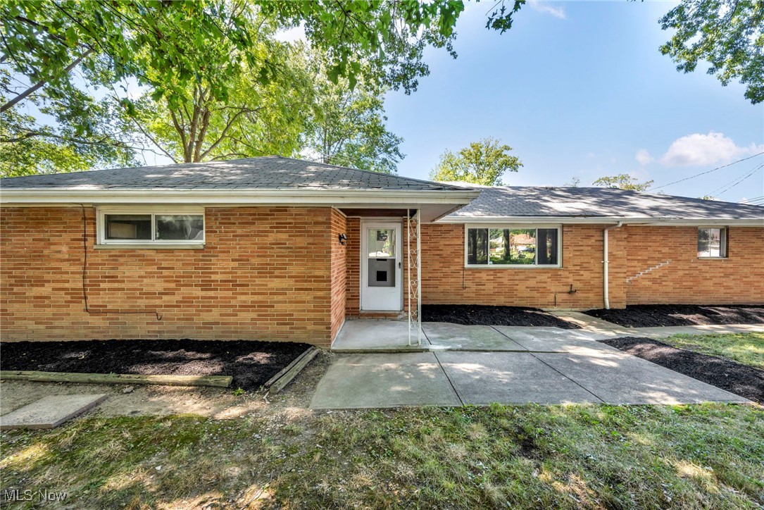 Elinore Ave, Euclid, OH 44132