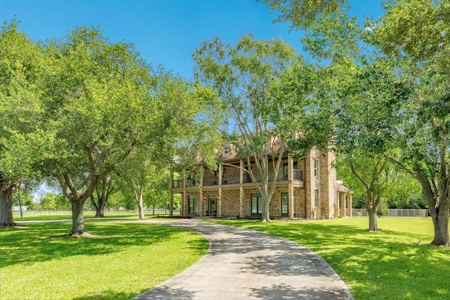 Circular driveway | Image 8