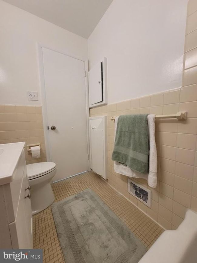 APT-201 - 10607 Kenilworth Ave, Condo with 2 bedrooms, 1 bathrooms and null parking in BETHESDA MD | Image 15