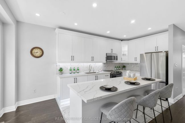 31 Sedgeway Hts, House attached with 3 bedrooms, 4 bathrooms and 3 parking in Vaughan ON | Image 12