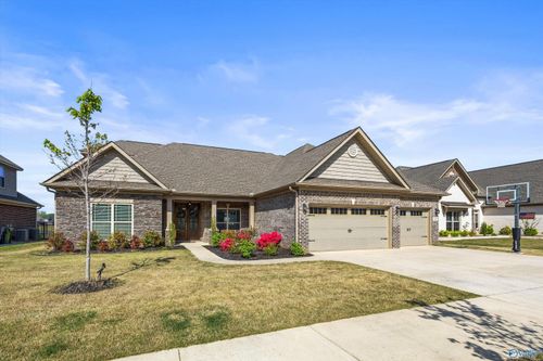 7437 Flint Crossing Cir Se, Owens Cross Roads, AL, 35763-8958 | Card Image