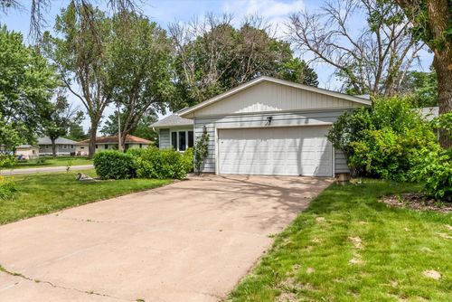7795 Van Buren St Ne, Spring Lake Park, MN, 55432-2820 | Card Image