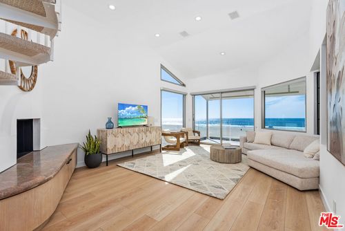 13-4 Jib St, Marina del Rey, CA, 90292-5983 | Card Image