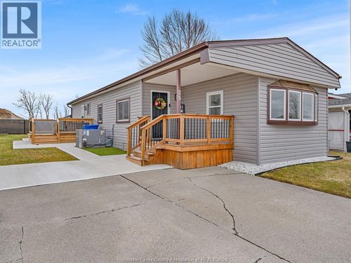 25 Parkside Dr, Mcgregor, ON, N0R1J0 | Card Image