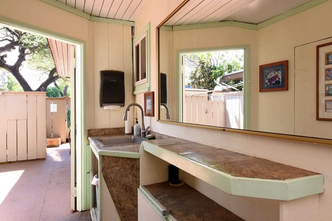 APT-110 - 3691 Lower Honoapiilani Rd, Condo with 1 bedrooms, 1 bathrooms and null parking in Lahaina HI | Image 29