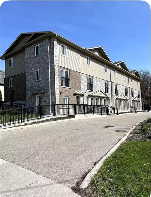 14-122 Courtland Ave E, Kitchener, ON, N2G0B8 | Card Image