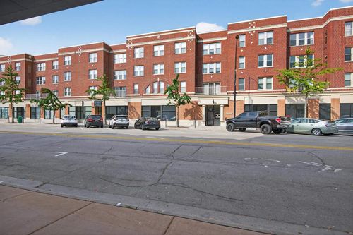 a333-118 S Washington Street, GREEN BAY, WI, 54301 | Card Image