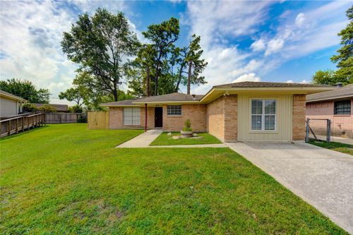 9811 Shadydale Ln, Houston, TX, 77016-4342 | Card Image