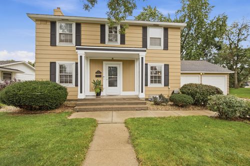 1104 23rd Ave N, Saint Cloud, MN, 56303-2514 | Card Image