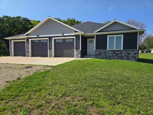 4 Stanton Dr, Riceville, IA, 50466-3600 | Card Image