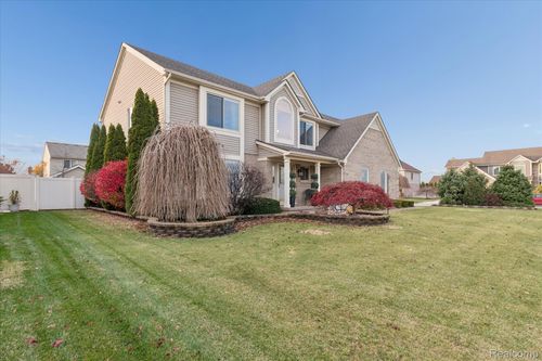 15558 Applewood Ln, Southgate, MI, 48195-6819 | Card Image