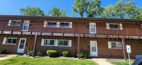 2e-1910 W Hatherleigh Ct, Mount Prospect, IL, 60056-4734 | Card Image