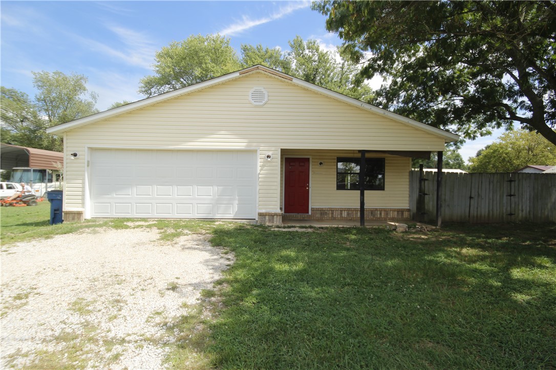 Smith St, Pea Ridge, AR 72751