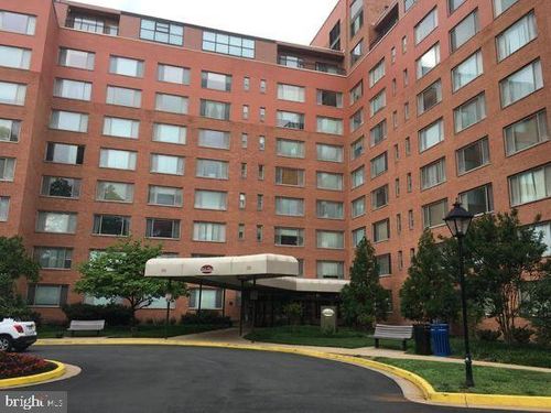 w-244-1111 Arlington Blvd, ARLINGTON, VA, 22209-3245 | Card Image