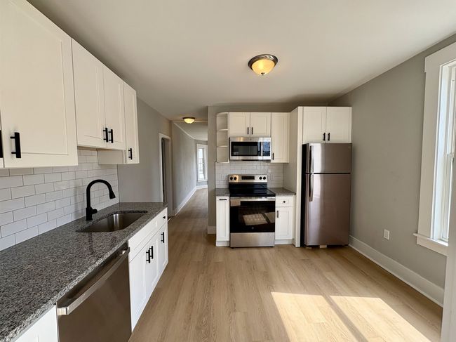 160 Front St, Condo with 2 bedrooms, 1 bathrooms and null parking in Exeter NH | Image 4