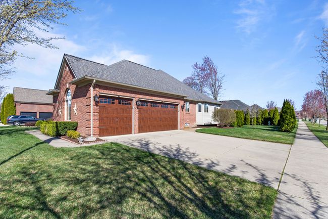 7689 Birch Ln, House other with 3 bedrooms, 3 bathrooms and null parking in Shelby Township MI | Image 4