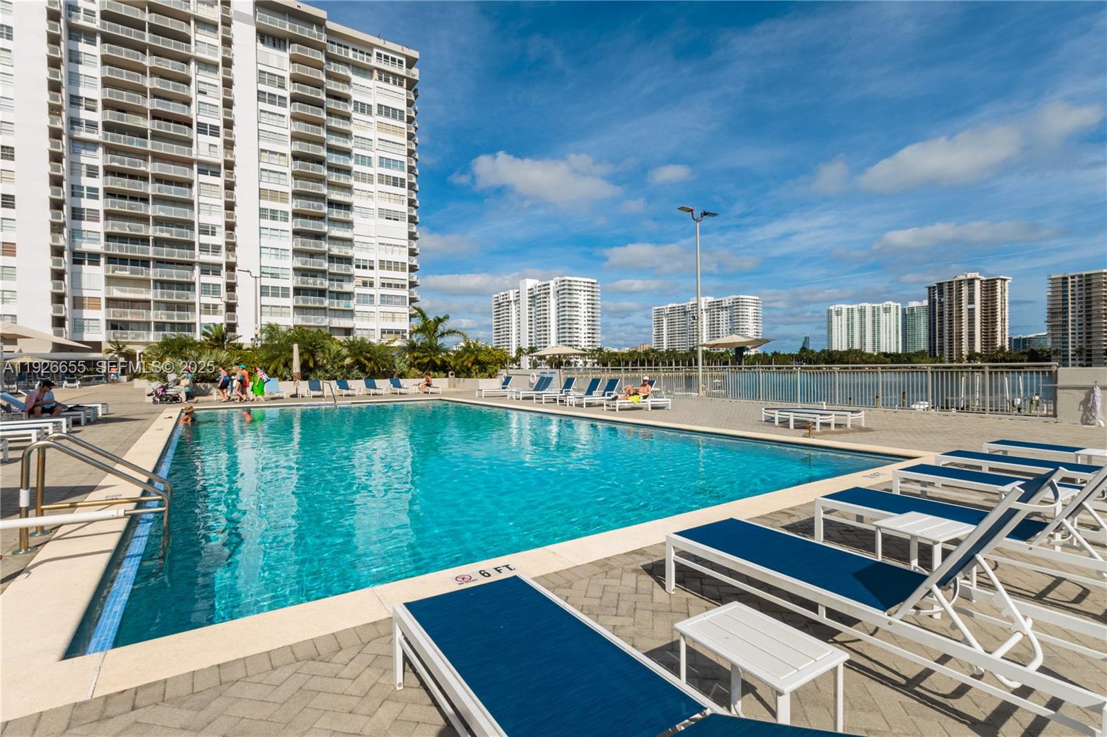 Residential in Aventura 4