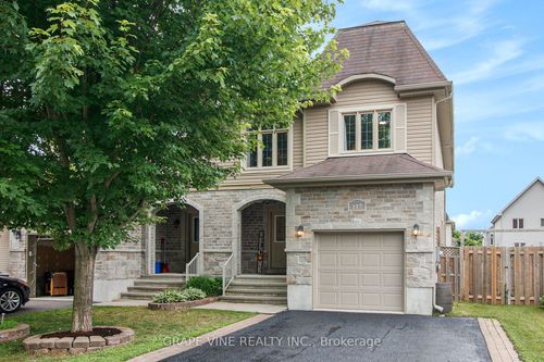 117 Asselin St, Limoges, ON, K0A2M0 | Card Image