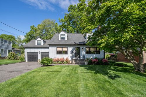 1 Seawanhaka Pl, Oyster Bay, NY, 11771-1608 | Card Image