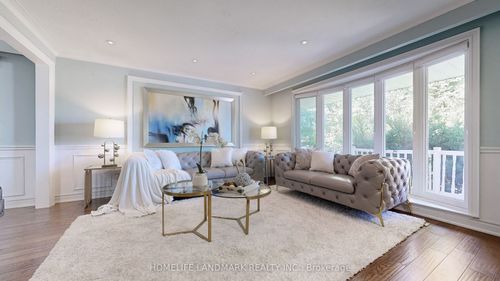 25 Greenyards Dr, North York, ON, M2M2R7 | Card Image
