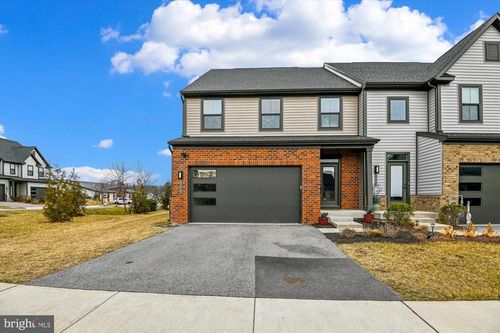 7600 Rossville Ln, GLEN BURNIE, MD, 21060-8749 | Card Image