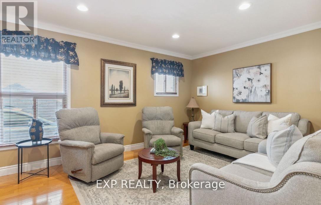 Residential Lease in Oakville (CP College Park) 2