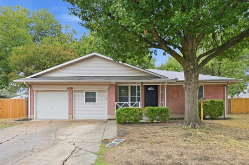 319 Royal Ave, Duncanville, TX, 75137-2429 | Card Image