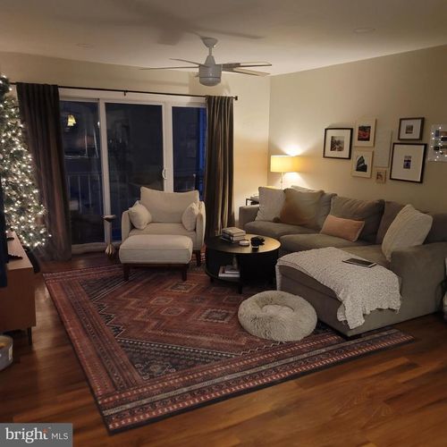 30 Holly Ct, HAMILTON, NJ, 08619-4633 | Card Image