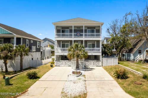 107 Se 54th St, Oak Island, NC, 28465-5010 | Card Image