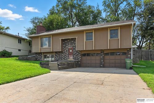 15104 Versaille St, Bellevue, NE, 68123-3674 | Card Image